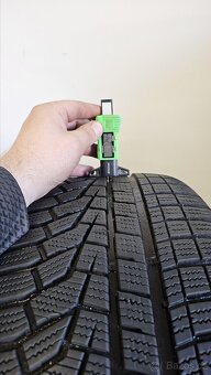 Zimní pneumatiky 235/50/19, Hankook, DOT1023 - 5
