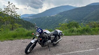 Triumph Thruxton 900 - 5