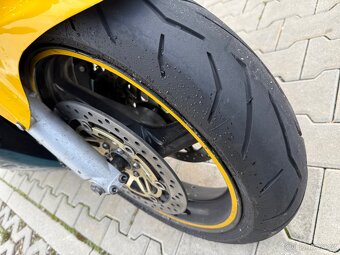 Honda CBR F4 - 5