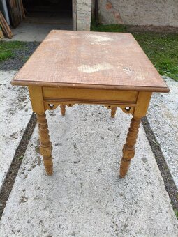 Starožitný vyřezávaný jídelní stůl - 5