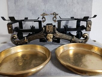 Staré dvoumiskové váhy se ženou po kompletní renovaci - 5