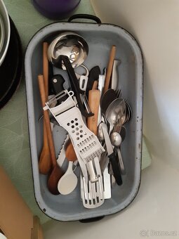 Staré nádobí, příbory, nože - 5