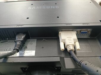 Samsung SyncMaster 923NW – 19" LCD monitor, 1440x900, DVI-D - 5