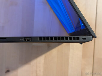 ThinkPad T14s Gen 4 OLED, 7840U, 32 GB RAM, záruka 11/2026 - 5