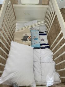 Dětská postýlka s matrací a vybavením - 5