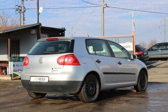 Volkswagen Golf 1,9TDI 77KW, STK 2/2026, KLIMA, r.v. 2004 - 5