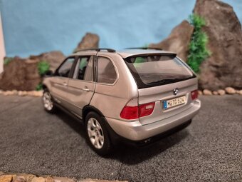 Prodám model 1:18 BMW X5 KYOSHO - 5