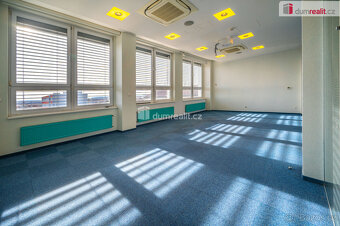 K pronájmu, komerční-kancelářský objekt (až 2.300 m2) s park - 5