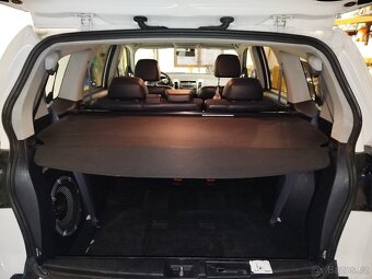 Mitsubishi Outlander 2.3 ,4x4 manuál 7 míst .r.v 2011 , - 5