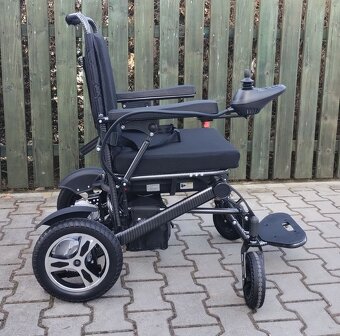Skládací elektrický invalidní vozík. - 5
