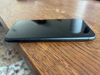 iPhone 11 128 GB černý - 5