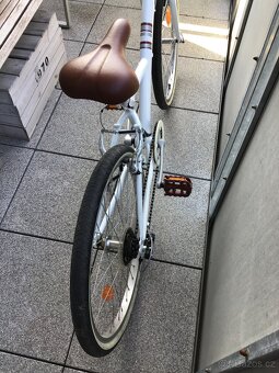 Dívčí jízdní kolo 24” Btwin, skvělý stav, elegantní design - 5