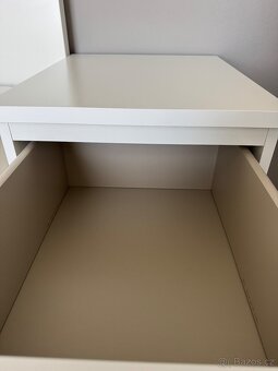 Noční stolek MALM Ikea - 5
