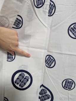 Bavlněná pánská yukata - bílá s mony (2) - 5