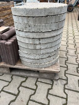 Zahradní nášlapy s výsečí - 5