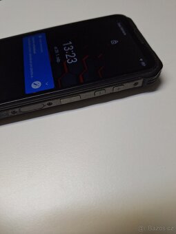 Doogee V10 5G 8/128 GB DualSIM černý - 5