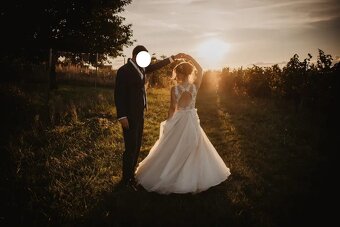 Prodám svatební šaty značky Eva Lendel. - 5