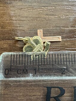 Zlatý přívěsek - 5