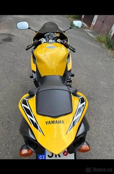 Yamaha R1 - 5