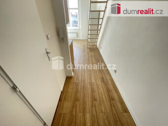 Pronájem bytu 1+kk 35 m2 P5 Smíchov po rekonstrukci loft cih - 5