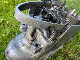 MOTOR JAWA PÉRÁK 18 350 - 5