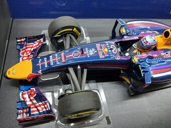 F1 INFINITI RED BULL RB10 2013 RICCIARDO MINICHAMPS 1:18 - 5