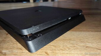 PS4ka 500GB+ 4x ovladač + 11 her - 5