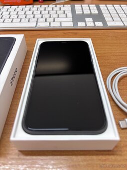 Apple iPhone 11 - 64GB Černý - baterie 98% - jako Nový - 5