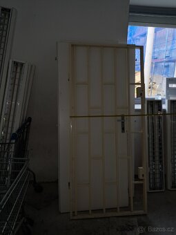 Kovová mříž do kovové zárubně š. 80cm - 5
