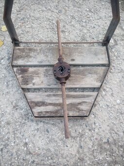 Svěrák Pionýr a závitník - 5