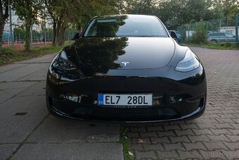 Tesla Y - 5