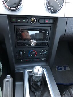 Ford Mustang GT 4,6 - 5