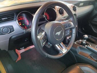 Prodám Ford Mustang 5.0 Gt V8,326kw,rv.2017 koupeno nové v Č - 5