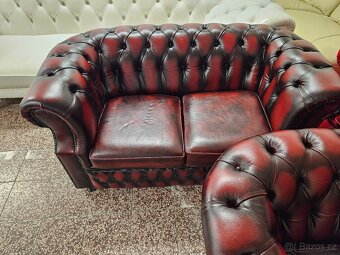 CHESTERFIELD ŠTÝL,BORDOVO-ČIERNA SEDAČKA KOŽENÁ NA KOLEČKÁCH - 5
