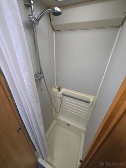 Unikátní prostorný karavan Kanus 750 s vysouvacím bokem - 5
