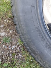 Prodám pneu 235/60 r18 - 5