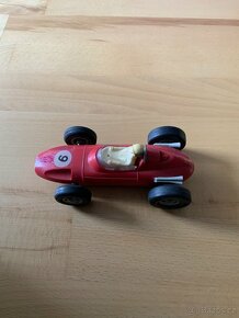 Prodám autodráhu ITES, včetně 6 autíček - 5