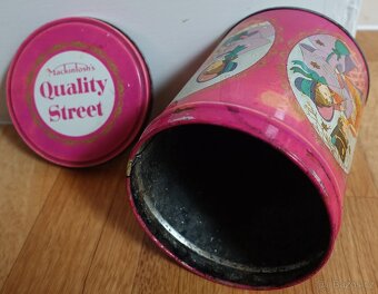 Retro plechovka Mackintosh's Quality Street – 60.–70. léta, - 5