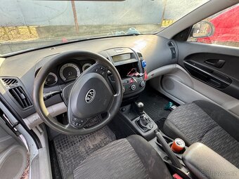 Kia ceed 1.6 crdi 85kw 2007 - 5