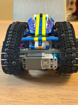 LEGO Technic 42140 - 5
