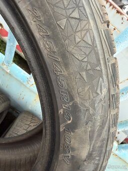 245/45 r19 zimni - 5