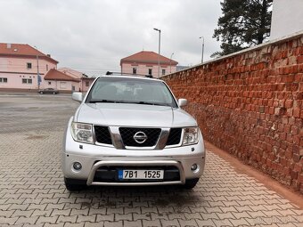 Nissan Pathfinder - 5