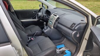 Toyota Corolla Verso - 5