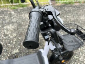 Elektro skútr RACCEWAY KOBRA-SG-G60 moped - 5