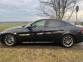 Alfa Romeo Giulia - 5