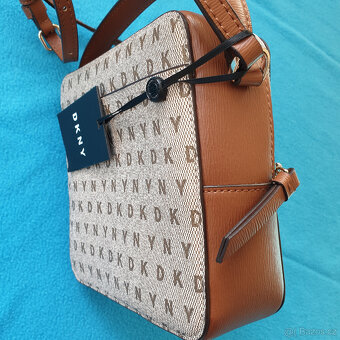 Kabelka crossbody DKNY béžová - 5
