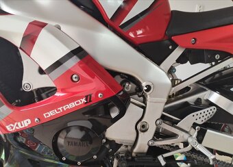 Yamaha R1 - 5