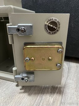 Trezor na bankovky a mince - 5