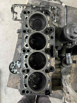 Blok motoru Superb2 2.0 TDi CFGB - 5