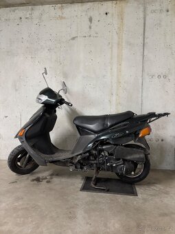 Skůtr Suzuki 125 an - 5